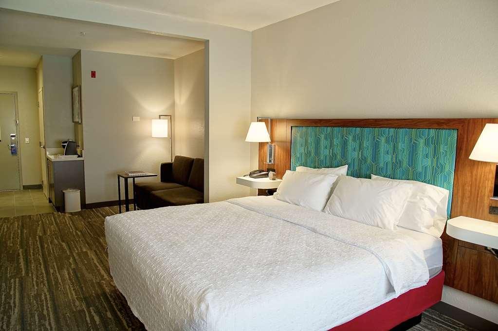 Hampton Inn & Suites Cathedral City Pokoj fotografie