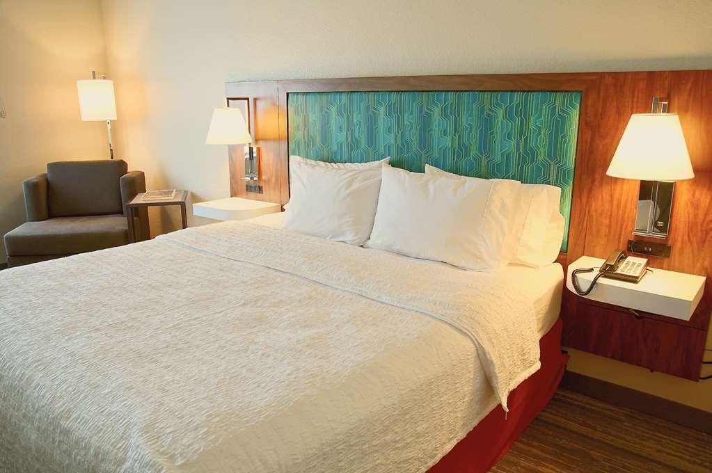 Hampton Inn & Suites Cathedral City Pokoj fotografie